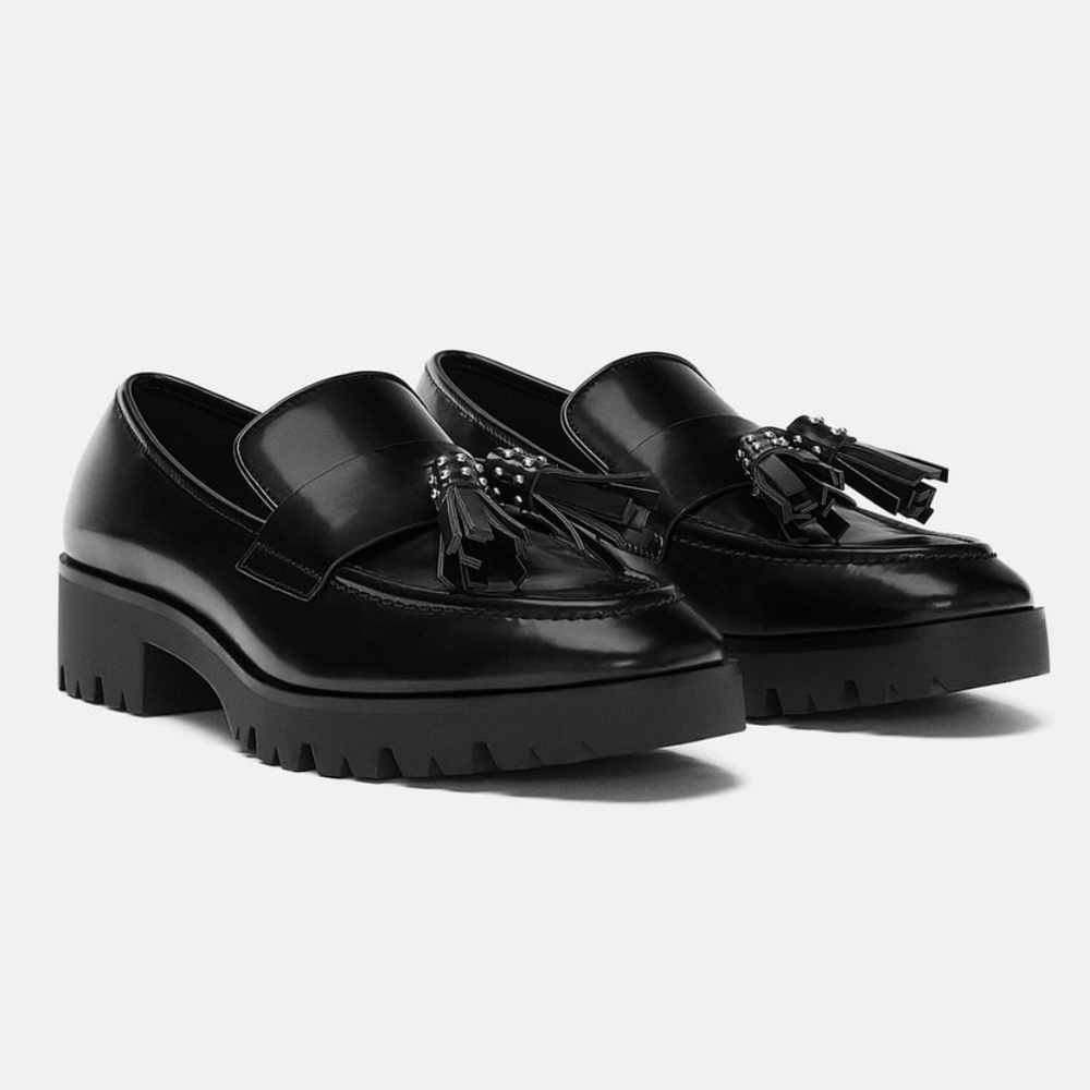 TASSELLED LOAFERS